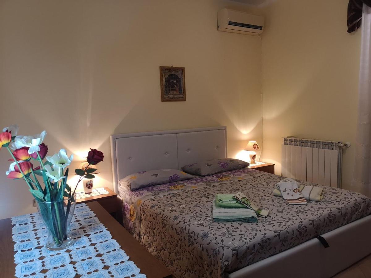 Relax House Villa Giardini Naxos Exterior photo